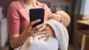 Sharenting: qu� es y qu� riesgos tiene compartir fotos de menores en redes sociales