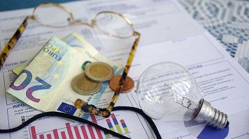 La guerra de Ir�n ya se nota en el bolsillo: la luz supera los 100 euros/MWh y la gasolina se dispara