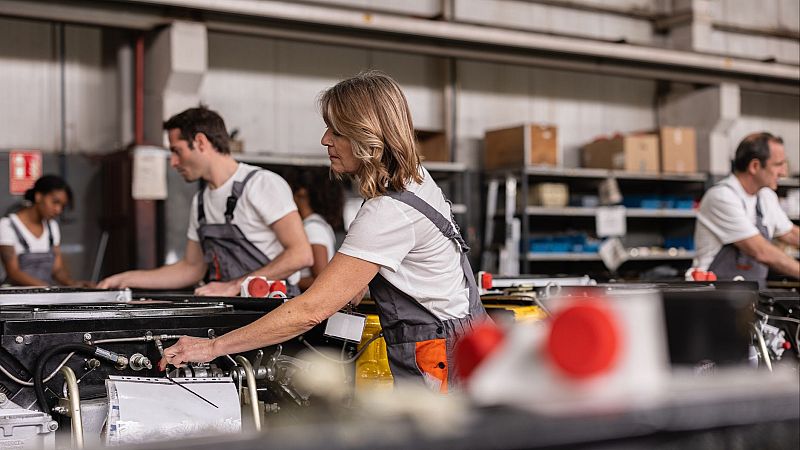 Los costes laborales y los salarios suben a cierre de 2025 hasta cifras récord en 25 años