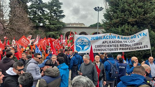 Los conductores profesionales se concentran ante Transportes para reclamar la jubilaci�n anticipada