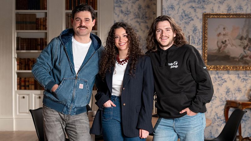 Los actores de 'La Promesa' y 'Valle Salvaje' repasan sus nuevos comienzos en el estreno de 'Cosas de palacio'