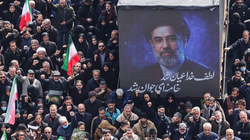 Ir�n confirma que su nuevo l�der supremo, Mojtaba Jamene�, est� herido levemente