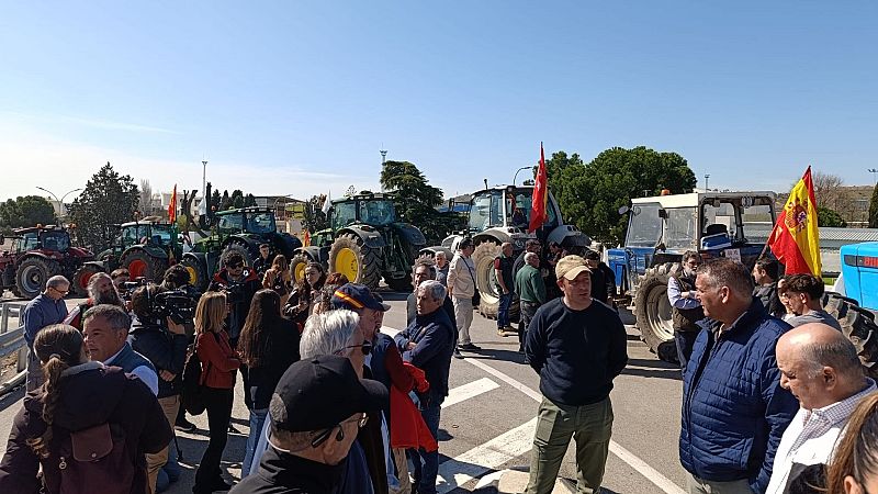 Los agricultores protestan en la Comunidad de Madrid contra la subida del gasóleo profesional y piden medidas al Gobierno