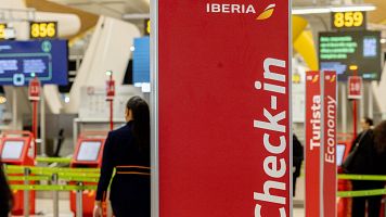 Iberia plantea un expediente de regulaci�n de empleo voluntario para 996 trabajadores