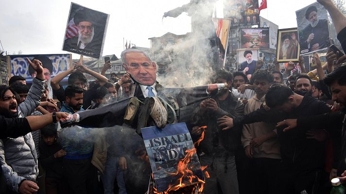 EuropaPress_7346109_06_march_2026_india_srinagar_members_shia_community_burning_rag_dolls