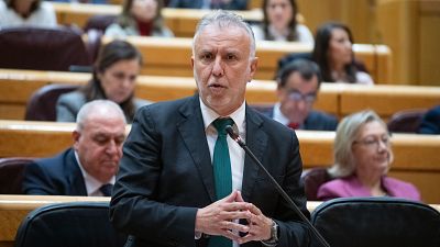 El ministro de Pol�tica Territorial y Memoria Democr�tica, �ngel V�ctor Torres, durante una sesi�n plenaria en el Senado.