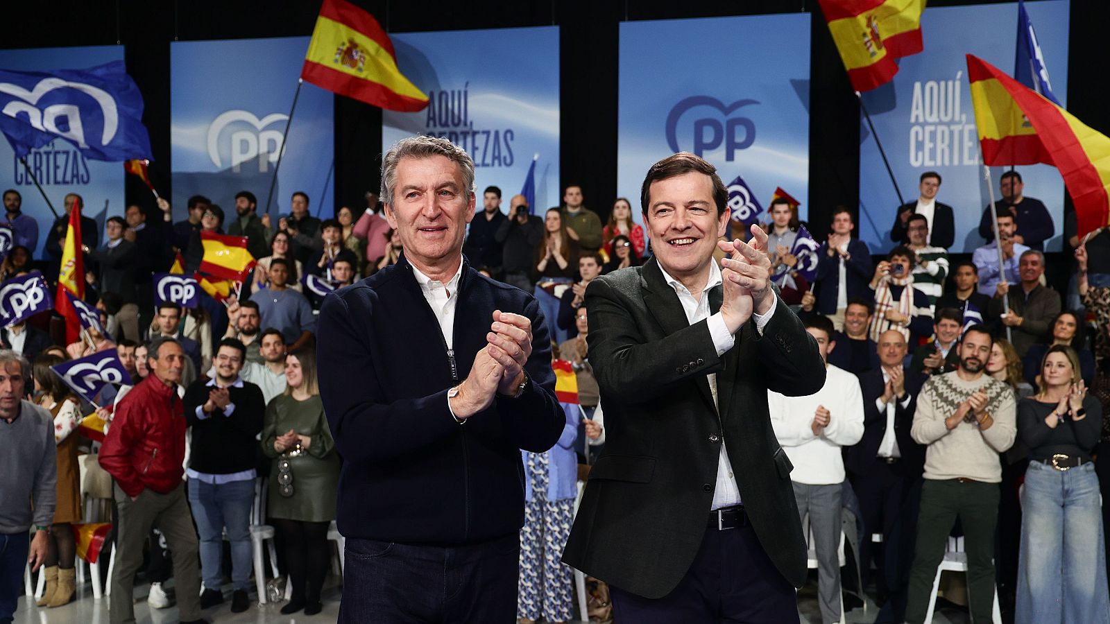 Feijóo y Mañueco apelan al voto útil en Castilla y León: "Otra gran victoria del PP es un empujón hacia afuera de Sánchez" - Telediario 2 | Ver