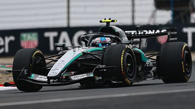 Andrea Antonelli firma su primera victoria en la F1 en el doblete de Mercedes en China