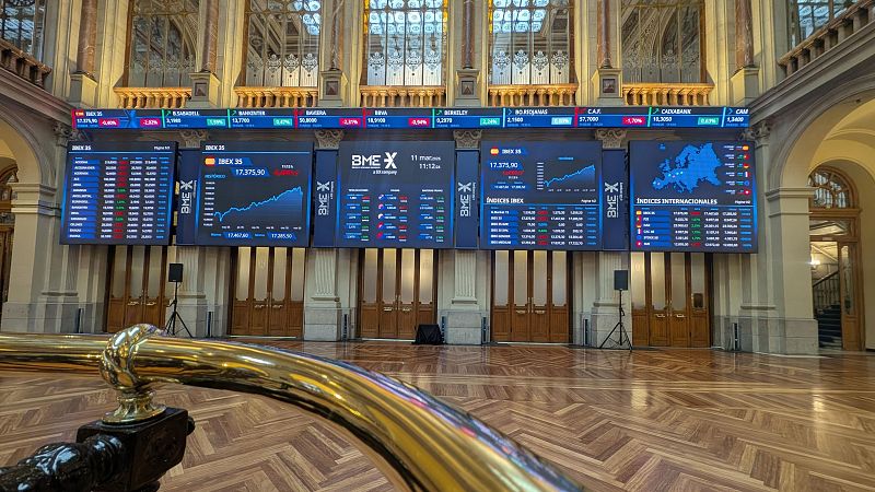 El IBEX 35 comienza la semana con un leve crecimiento apoyado en la moderación del precio del petróleo