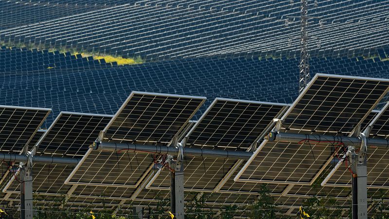 Las renovables ahorran al mundo 40.000 millones de dólares desde el inicio de la guerra en Irán