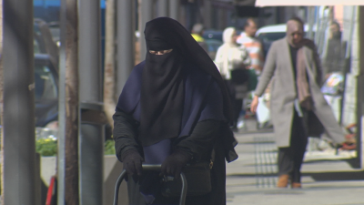 Sevilla limita el uso del burka y el nicab
