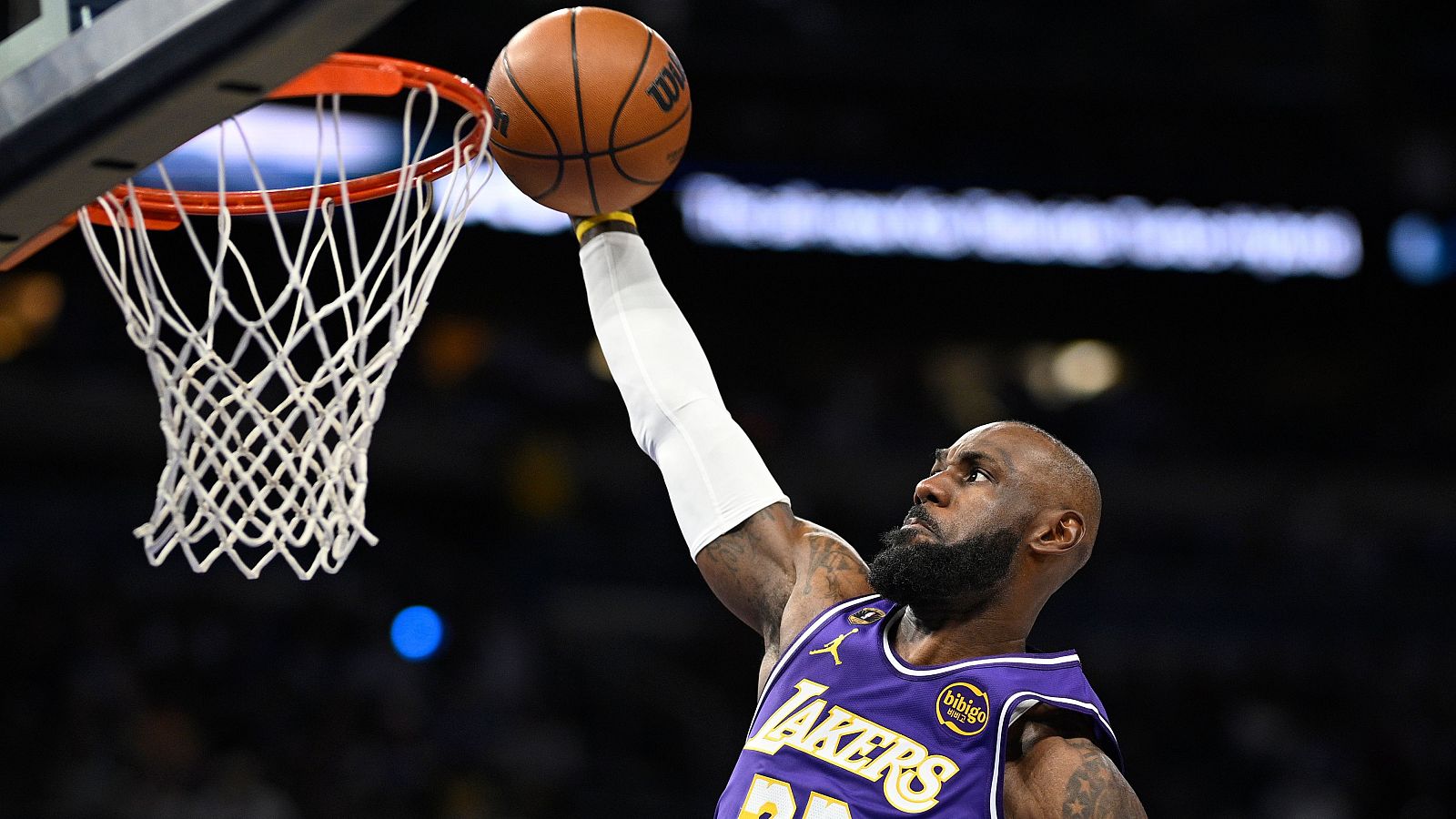 LeBron James se convierte en el jugador con m�s partidos en la historia de la NBA