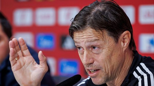 El Sevilla destituye a Mat�as Almeida