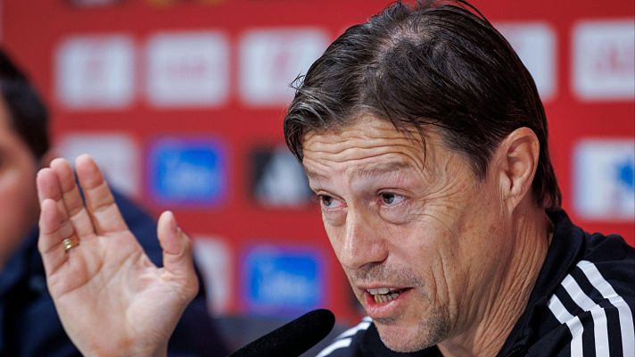 El Sevilla destituye a Mat�as Almeida