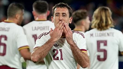 España golea 3-0 a Serbia en otra gran noche de Mikel Oyarzábal y el debut goleador de Víctor Muñoz