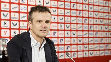 El presidente del Athletic Club de Bilbao, Jon Uriarte, durante la rueda de prensa que ha ofrcio este martes.