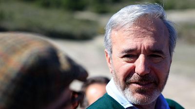 Jorge Azc�n se disculpa tras asegurar que Pilar Alegr�a es "f�sicamente m�s atractiva" que Mar�a Jes�s Montero