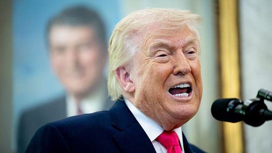 Donald Trump en el juramento de Markwayne Mullin como secretario de Seguridad Nacional en la Casa Blanca este martes.