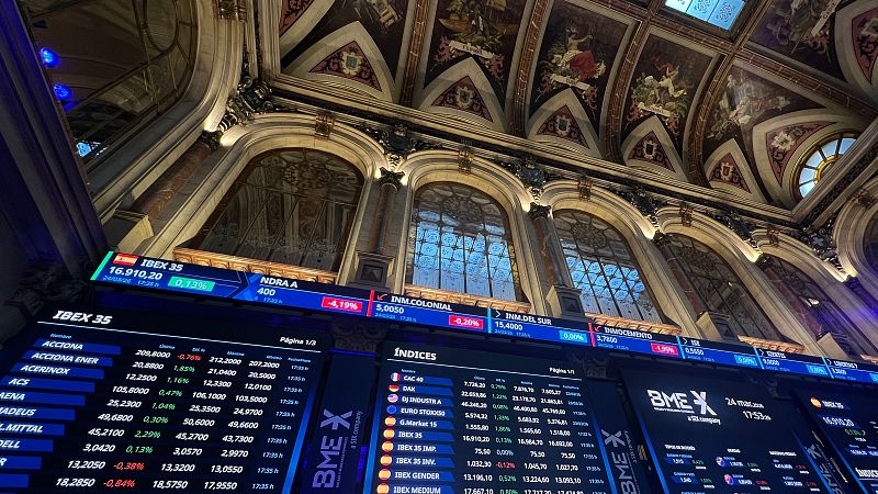 El petróleo y el gas natural se abaratan mientras las bolsas europeas abren con ganancias superiores al 1,5%