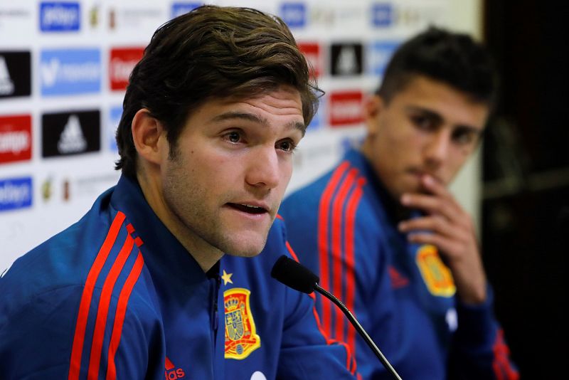 Marcos Alonso, sobre su convocatoria: "Retrasado o no, lo importante es que estoy aquí"