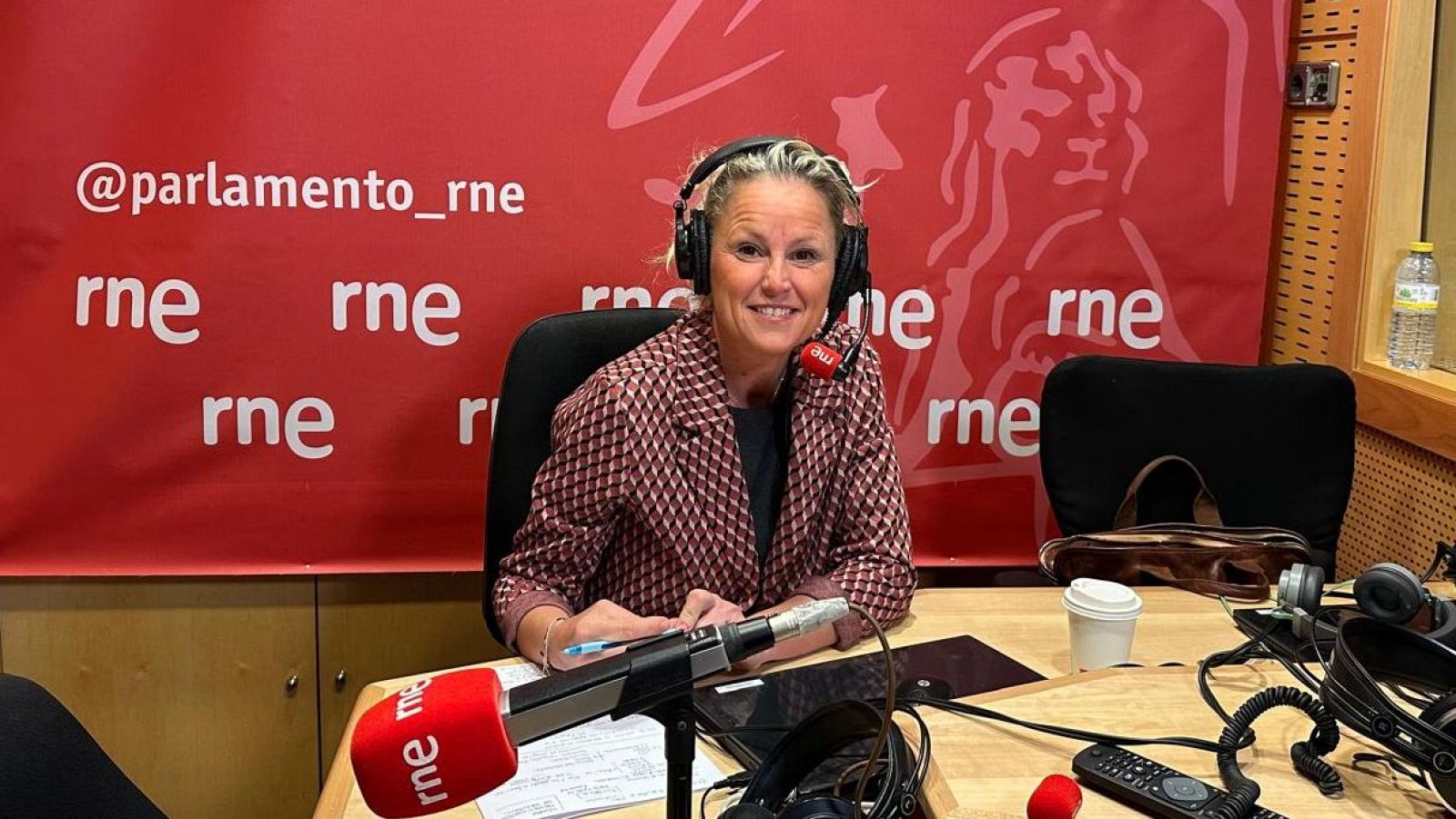 Montse Mínguez: "Moreno Bonilla ha puesto encima de la mesa unas elecciones que ya veremos cómo explotan en la investidura de Guardiola" - Las mañanas de RNE | Ver