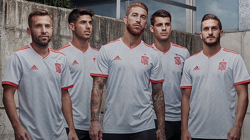 España estrenará ante Argentina su segunda equipación del Mundial