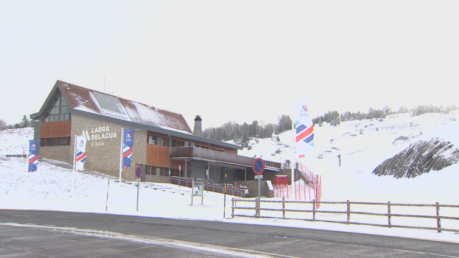 La nieve vuelve al Pirineo navarro a las puertas de la primavera - Telenavarra | Ver