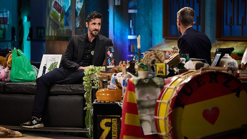 Juan Diego Botto pide estar "atentos a las señales" para que "no se olvide el horror del fascismo" | La Revuelta