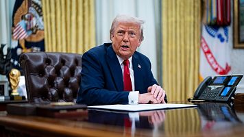 Trump, durante la firma de un decreto en el Despacho Oval