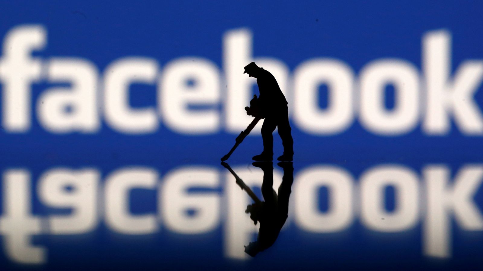 Estados Unidos y Reino Unido piden explicaciones a Facebook por la fuga de datos para fines electorales