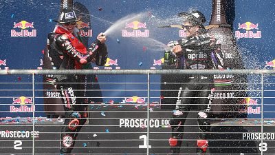 MotoGP se va de Austin plante�ndose si hay un nuevo orden en el Mundial: Bezzecchi, l�der tras otro doblete de Aprilia