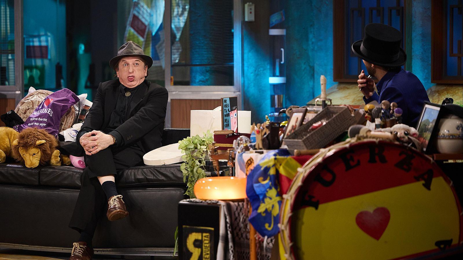 Javier Gurruchaga y Russian Red, invitados de hoy mi�rcoles 1 de abril en La Revuelta