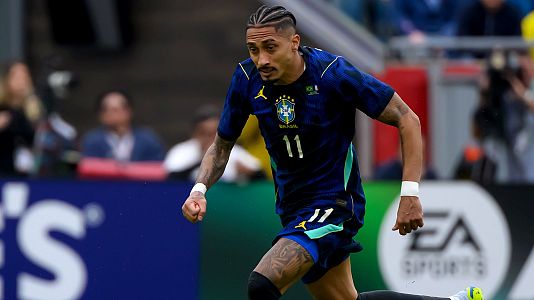 Raphinha apunta a varias semanas de baja tras lesionarse con Brasil