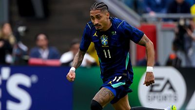 Raphinha apunta a varias semanas de baja tras lesionarse con Brasil