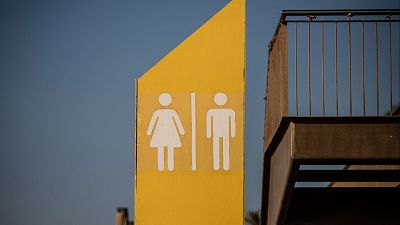 Soluciones cient�ficas para acabar con las colas en los ba�os de mujeres: datos y dise�o para la equidad