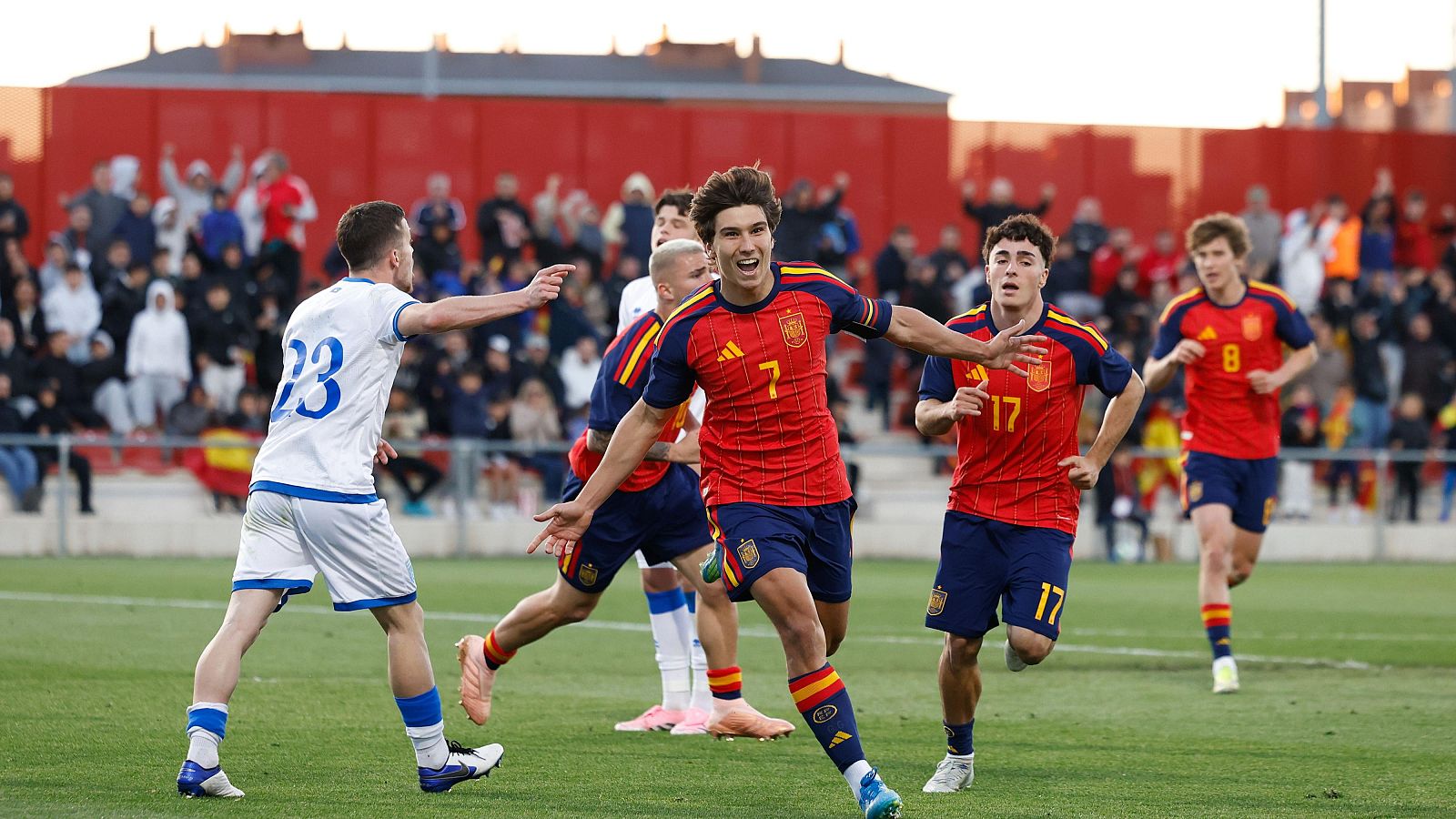 Resumen del España vs Federación de Fútbol de Kosovo (clasificatorio Europeo sub-21) - Fútbol | Ver