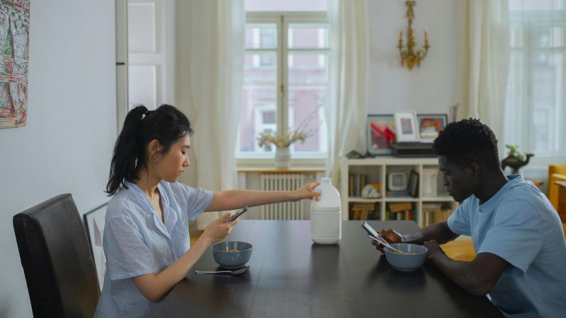 Dependencia digital: cuando el móvil empieza a controlarte