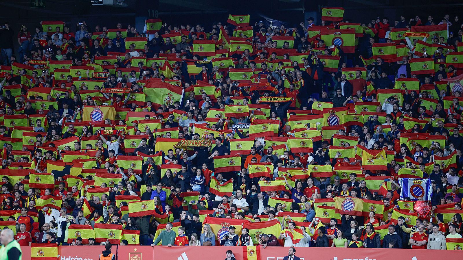 Condena política a los cánticos xenófobos en el España-Egipto | Ver