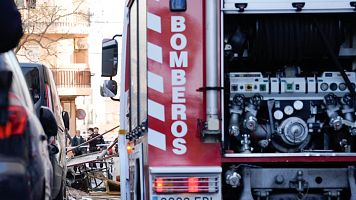 Varias unidades de los servicios de emergencias act�an en la inmediaciones del bar