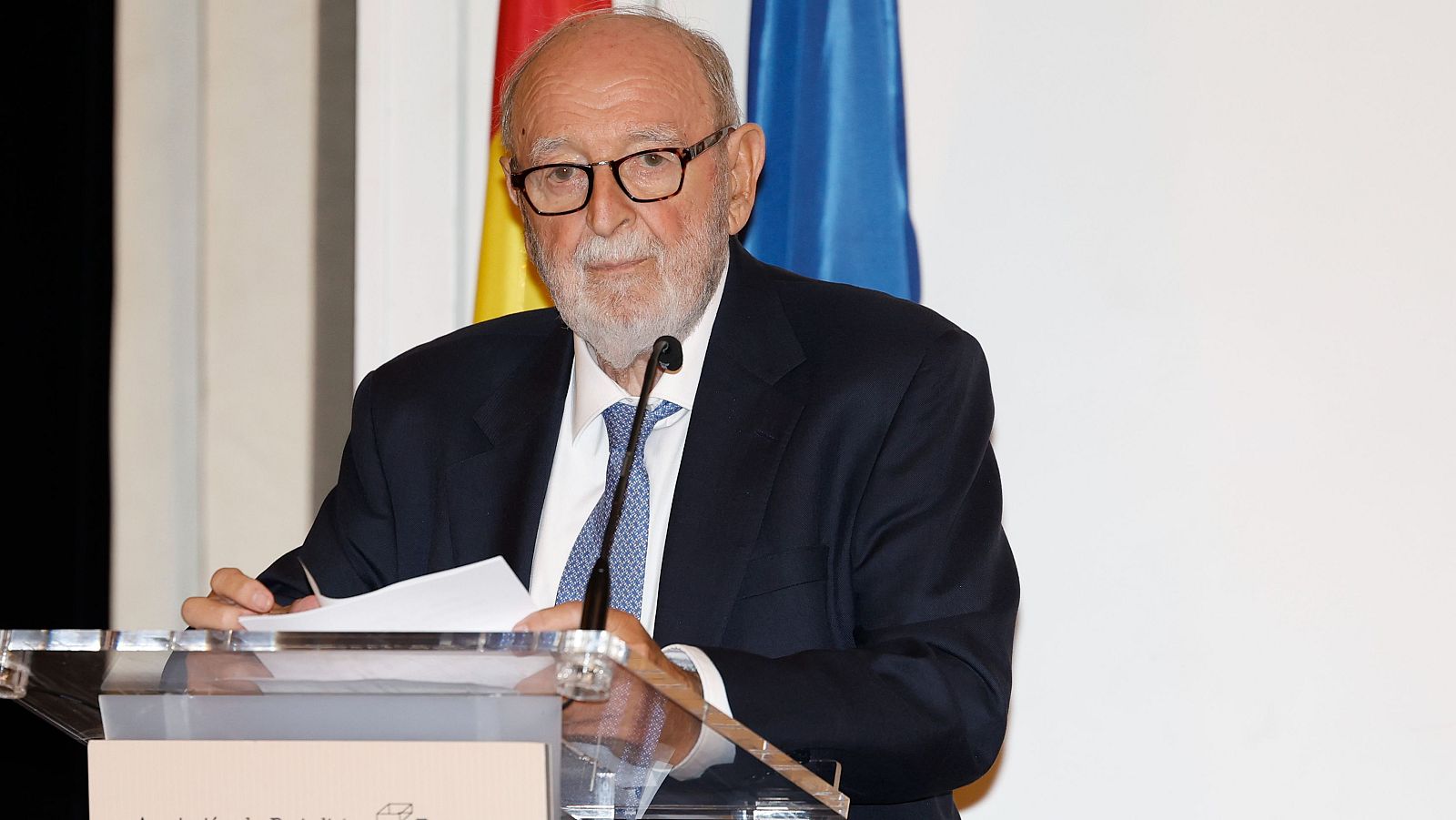 Muere el periodista Diego Carcedo, rostro emblemático de RTVE - Fin de semana 24h | Ver