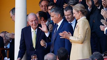 El rey em�rito asiste a los toros en la Maestranza de Sevilla