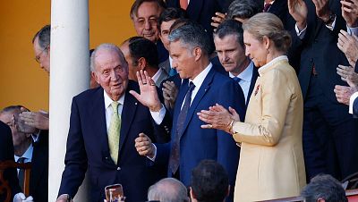 El rey em�rito acude a los toros en la Maestranza de Sevilla en su primer viaje a Espa�a desde la guerra en Ir�n