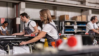 La Semana Santa da a Cantabria su mejor registro de paro en un mes de marzo desde 2008 - Cantabria Informativos | Escuchar