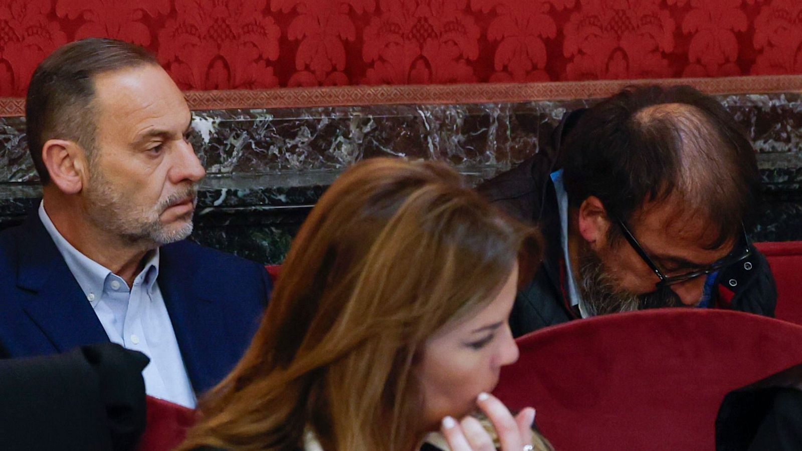 José Luis Ábalos y el que fuera su asesor ministerial, Koldo García, han sido trasladados este martes desde la cárcel de Soto del Real hasta el Tribunal Supremo, donde ha comenzado el juicio contra la presunta trama corrupta relacionada con la compra de mascarillas.