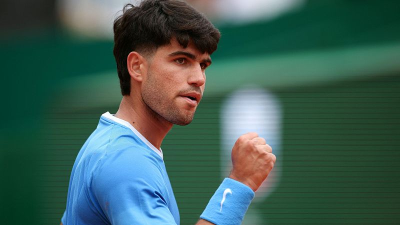 Carlos Alcaraz debuta en Montecarlo con una c�moda victoria ante el argentino Sebasti�n Ba�z