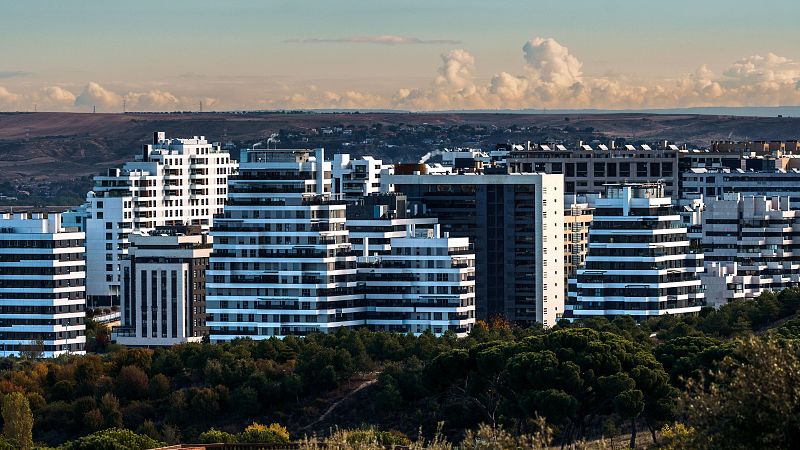 Los 'bloques cebra' a examen: ¿A qué se debe la proliferación de este tipo de edificios de obra nueva?