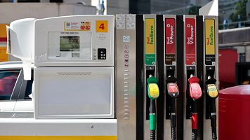 Bruselas advierte a Espa�a de que las normas europeas no permiten bajar el IVA de los combustibles