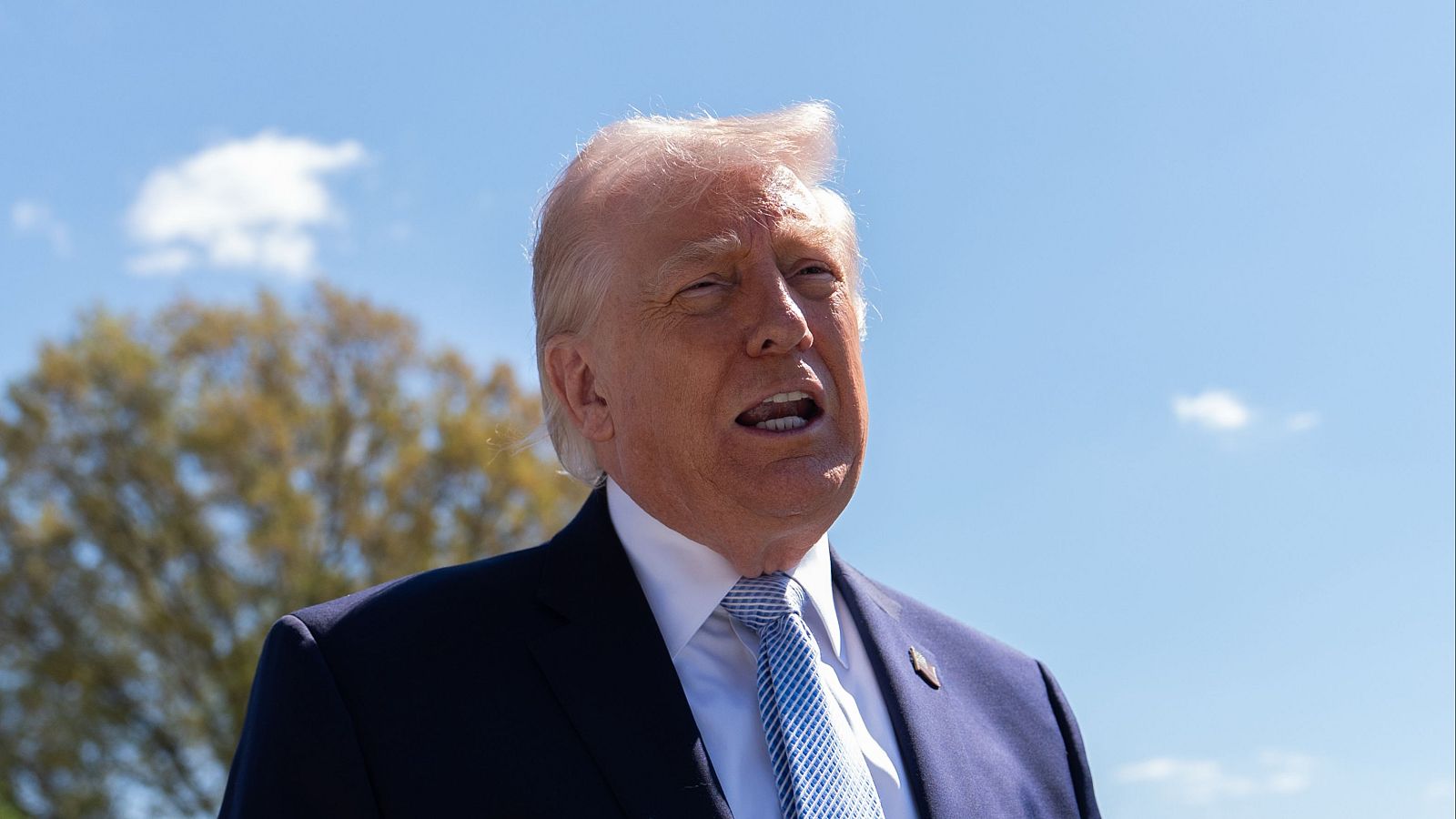 Trump accede a una tregua de dos semanas mientras Irán se compromete a reabrir el estrecho de Ormuz - Informativo 24h | Ver