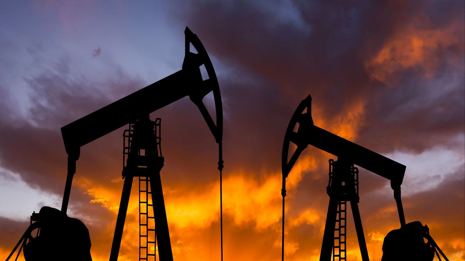 El IBEX 35 vive una de sus mejores jornadas del año y recupera los 18.000 puntos - Canal 24h | Ver vídeo