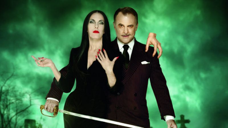 Carmen Conesa y Xavi Mira, pareja Addams, y Teatralia para todos